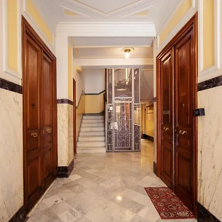 Green In The Center By Wonderful Italy *