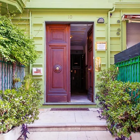 Green In The Center By Wonderful Italy