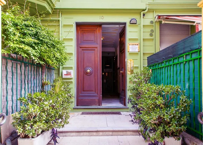 Green In The Center By Wonderful Italy